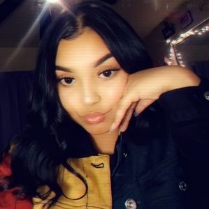 Meet your Posher, Cloe